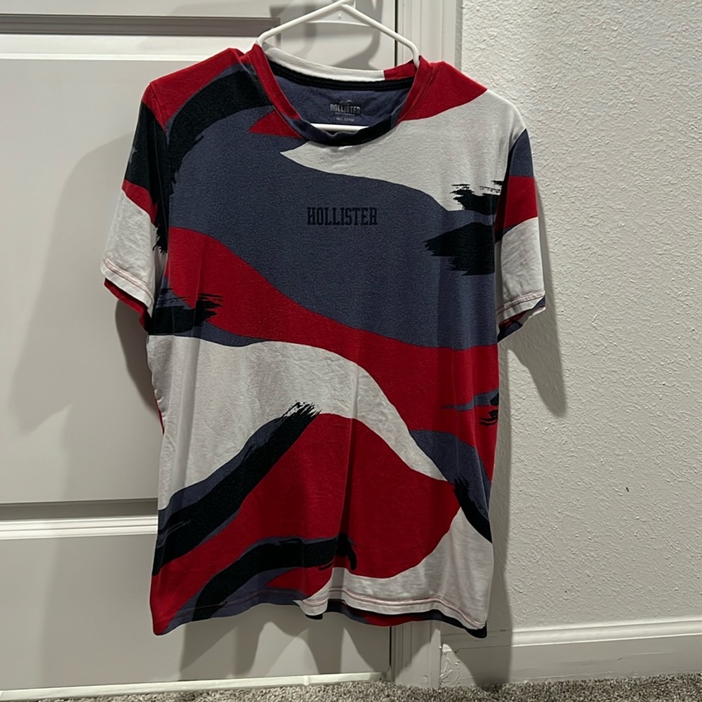 Men’s Hollister Tee